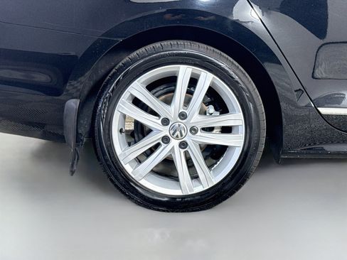 Used 2017 Volkswagen Jetta SEL FWD image 33