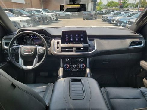 Used 2021 GMC Yukon XL SLT w/ SLT Premium Package AWD/4WD image 7