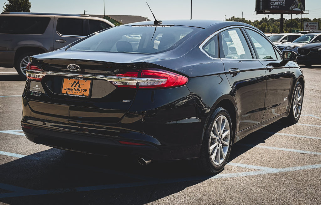 Used 2018 Ford Fusion Energi SE FWD image 33