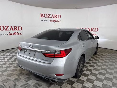 Used 2016 Lexus ES 350 350 w/ Luxury Package w/Wood Trim image 8