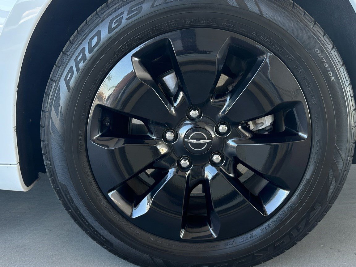Used 2020 Chrysler Pacifica Limited w/ Advanced Safetytec Group FWD image 23