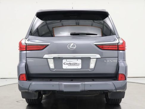 Used 2017 Lexus LX 570 4WD w/ Luxury Package image 4
