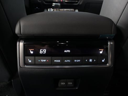Used 2025 Lexus GX 550 w/ Cold Area Package AWD/4WD image 47