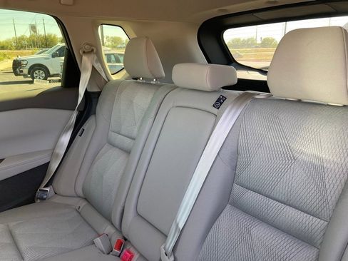 Used 2024 Nissan Rogue SV image 9