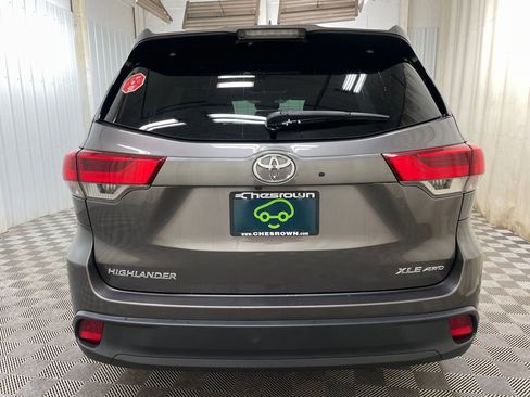 Used 2017 Toyota Highlander XLE AWD/4WD image 21