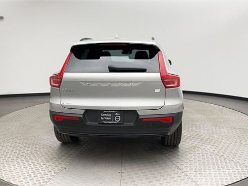 Certified 2023 Volvo XC40 Recharge Ultimate image 3