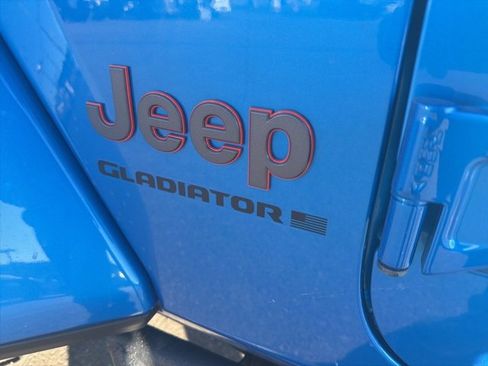 Used 2023 Jeep Gladiator Mojave w/ Cold Weather Group image 39