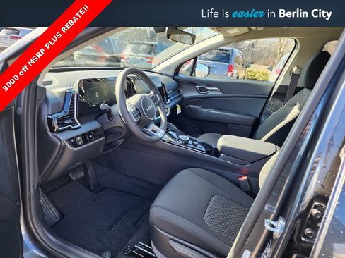 New 2025 Kia Sportage LX image 13