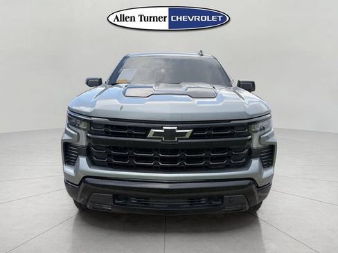 Used 2025 Chevrolet Silverado 1500 LT Trail Boss w/ Convenience Package II AWD/4WD image 3