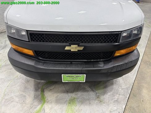 Used 2019 Chevrolet Express 2500 LS w/ Driver Convenience Package RWD image 12