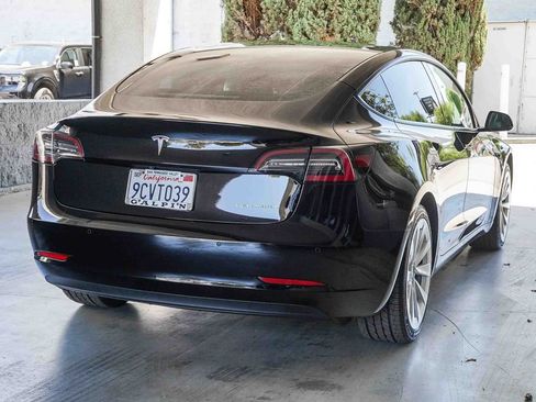 Used 2022 Tesla Model 3 Long Range AWD/4WD image 4
