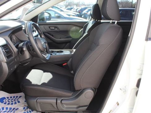 Used 2024 Nissan Rogue S image 25