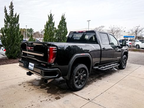 Used 2026 GMC Sierra 2500 AT4 w/ Max Trailering Package image 11