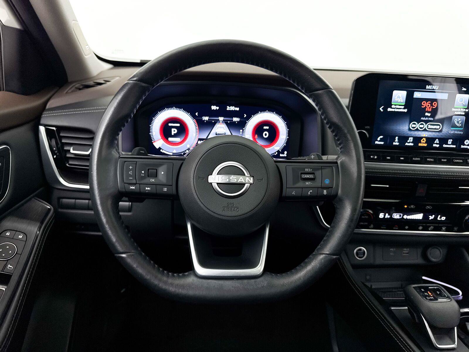 Used 2023 Nissan Rogue Platinum w/ Platinum Premium Package FWD image 4