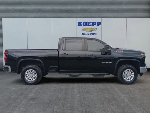Used 2024 Chevrolet Silverado 2500 LT w/ Convenience Package AWD/4WD image 6