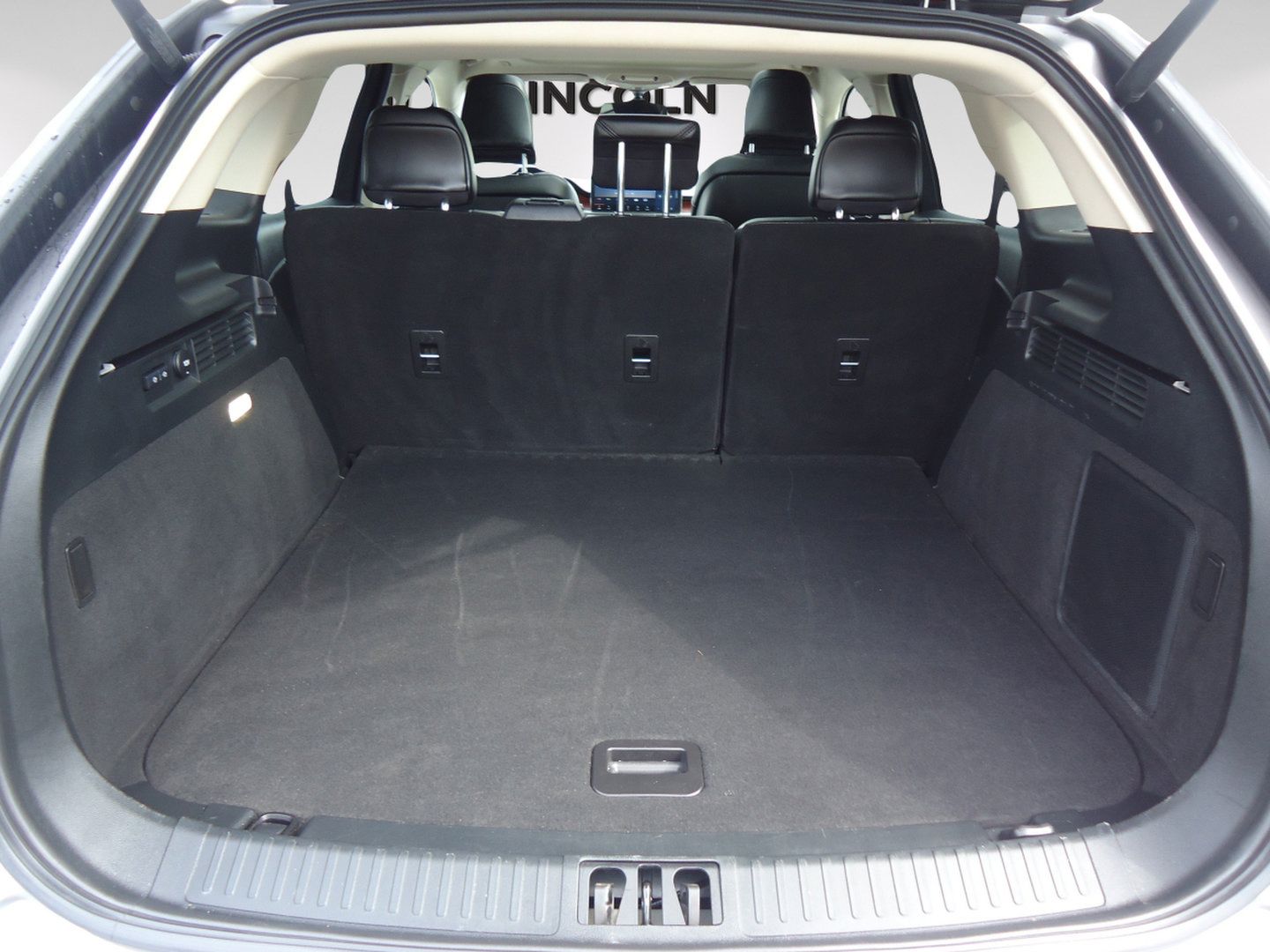 Used 2023 Lincoln Nautilus Reserve AWD/4WD image 31