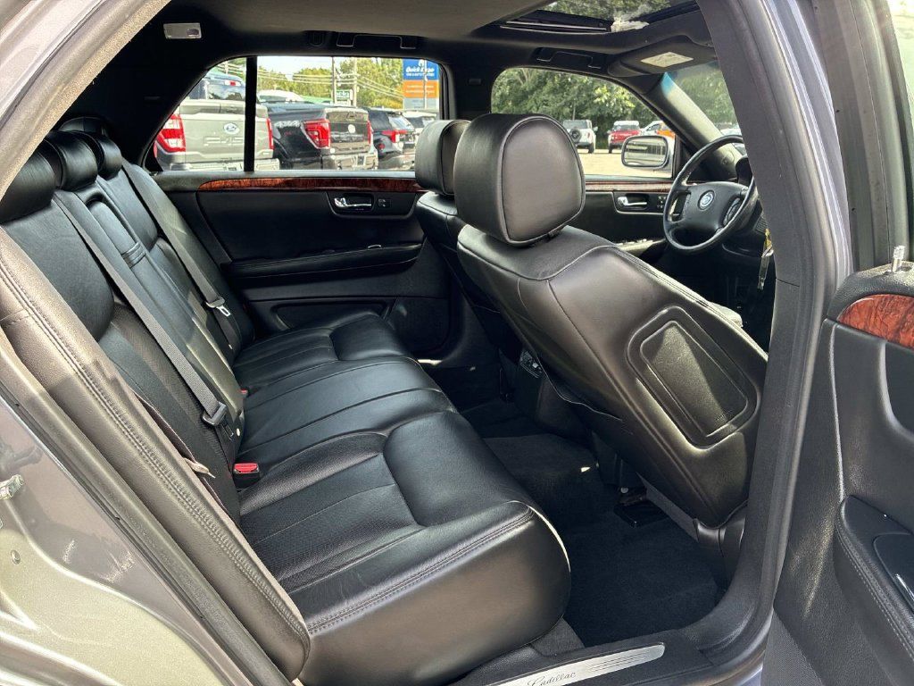 Used 2007 Cadillac DTS Luxury I w/ Sun And Navigation Package FWD image 11