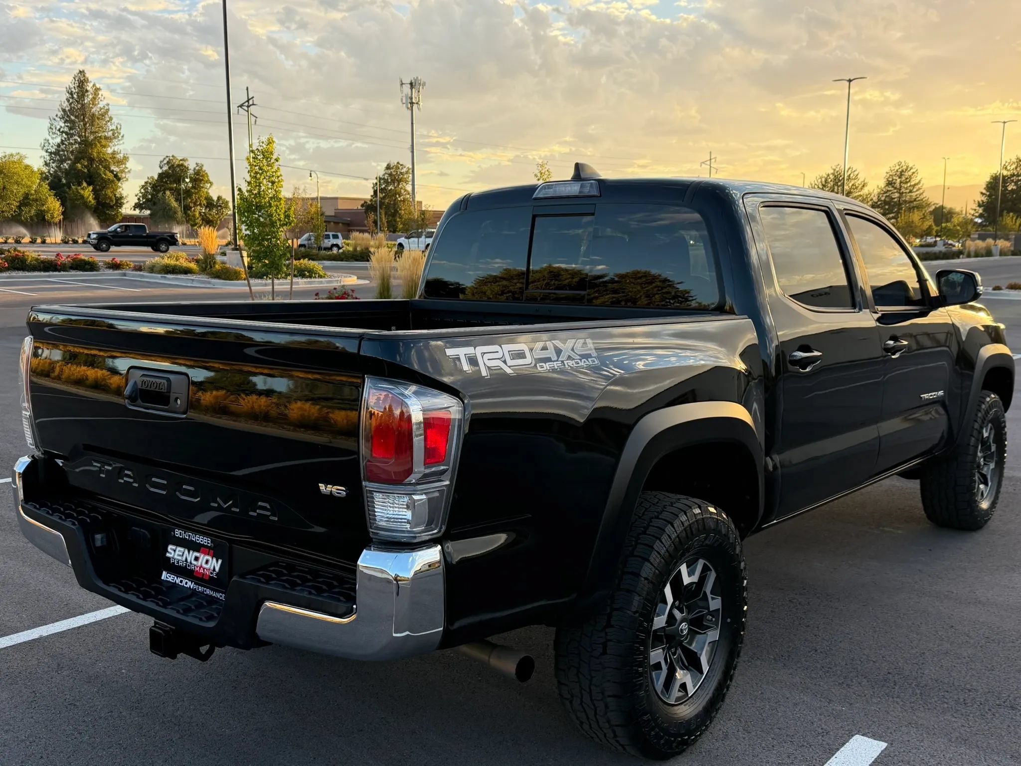 Used 2021 Toyota Tacoma TRD Off-Road AWD/4WD image 7