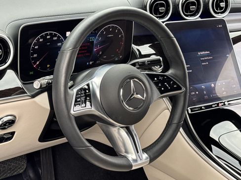 Used 2023 Mercedes-Benz GLC 300 4MATIC image 21