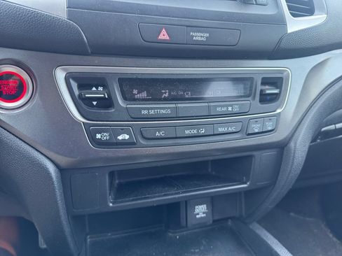 Used 2017 Honda Pilot LX image 19