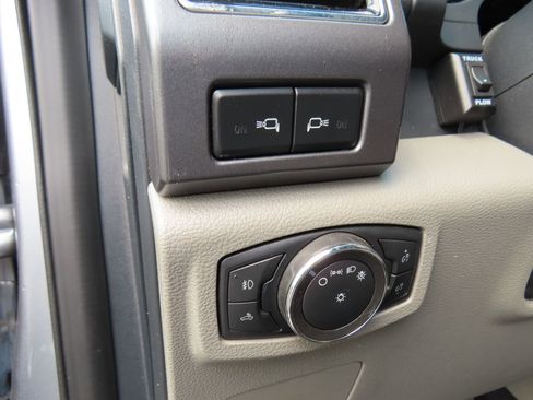 Used 2022 Ford F250 XLT w/ XLT Premium Package AWD/4WD image 15