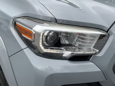 Used 2020 Toyota Tacoma TRD Sport RWD image 28