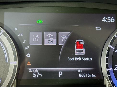 Used 2022 Toyota Highlander XLE image 19