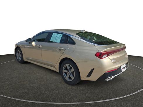 Used 2022 Kia K5 LXS FWD image 3