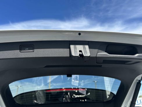 New 2026 Volkswagen Tiguan SE R-Line AWD/4WD image 10