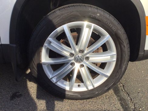 Used 2014 Volkswagen Tiguan SE AWD/4WD image 43