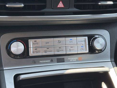 Used 2023 Hyundai Kona SE image 14