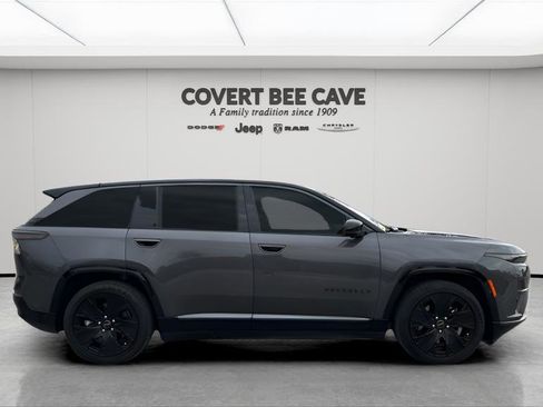 Used 2024 Jeep Wagoneer Launch Edition image 11