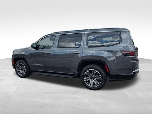 Used 2023 Jeep Wagoneer Series II RWD image 5