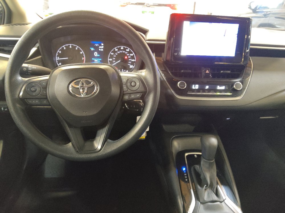 Used 2025 Toyota Corolla LE FWD image 22