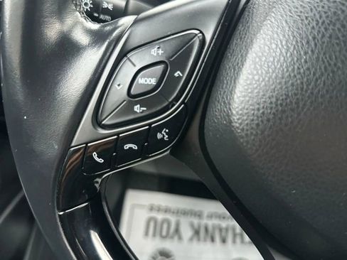 Used 2018 Toyota C-HR image 22