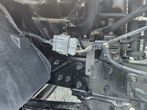 Used 2022 Ford F650 2WD Regular Cab Super Duty image 73