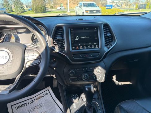 Used 2022 Jeep Cherokee Trailhawk w/ Premium Leather Package image 7