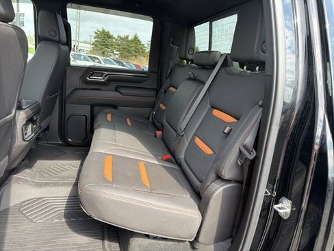 Used 2024 GMC Sierra 2500 AT4 AWD/4WD image 16