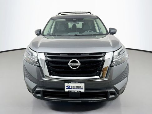 Used 2024 Nissan Pathfinder SV w/ SV Premium Package AWD/4WD image 2