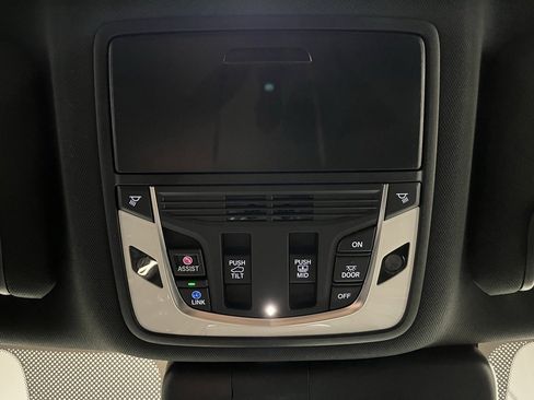 New 2025 Acura RDX SH-AWD image 9