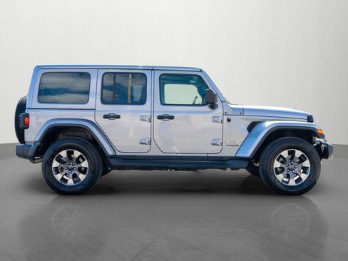 Used 2019 Jeep Wrangler Unlimited Sahara w/ Dual Top Group image 8