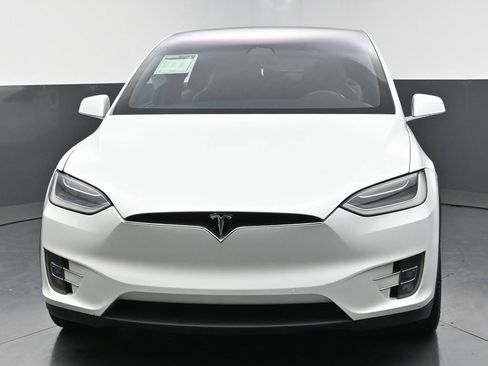 Used 2019 Tesla Model X 100D image 6