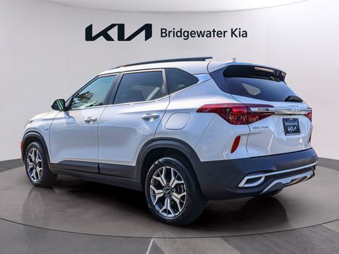 Used 2023 Kia Seltos EX AWD/4WD image 4