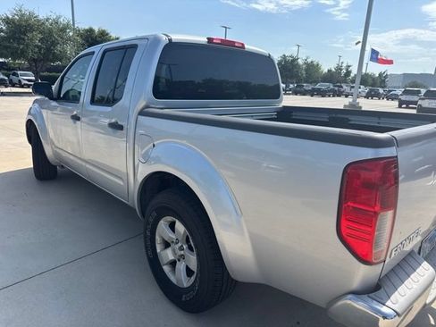 Used 2010 Nissan Frontier SE RWD image 5