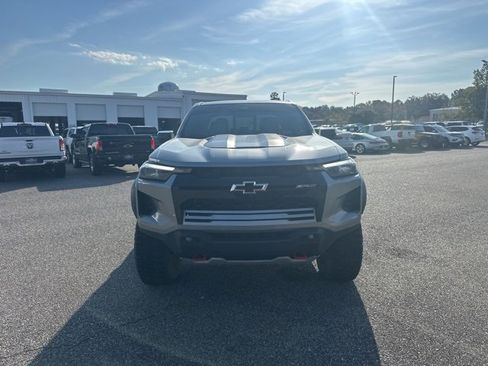 Used 2023 Chevrolet Colorado ZR2 w/ ZR2 Convenience Package III image 3
