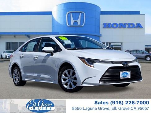 Used 2023 Toyota Corolla LE image 1