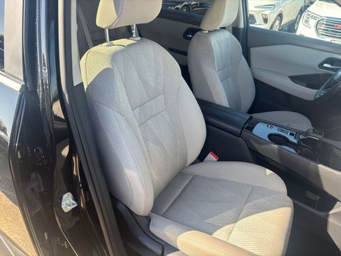 Used 2025 Nissan Rogue SV FWD image 38