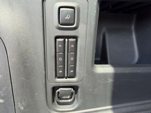 Used 2025 Ford Expedition Active RWD image 8