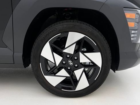 Used 2025 Hyundai Kona Limited image 35