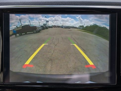 Used 2023 Chrysler Pacifica Limited FWD image 23